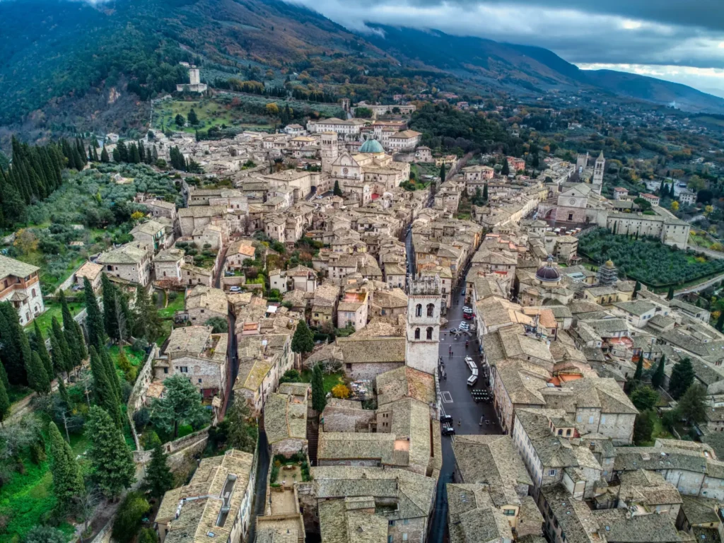 Panorama di Assisi e della Basilica di San Francesco