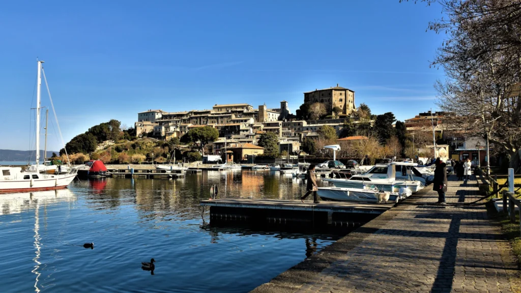 Panorama del Lago di Bolsena visto da Capodimonte