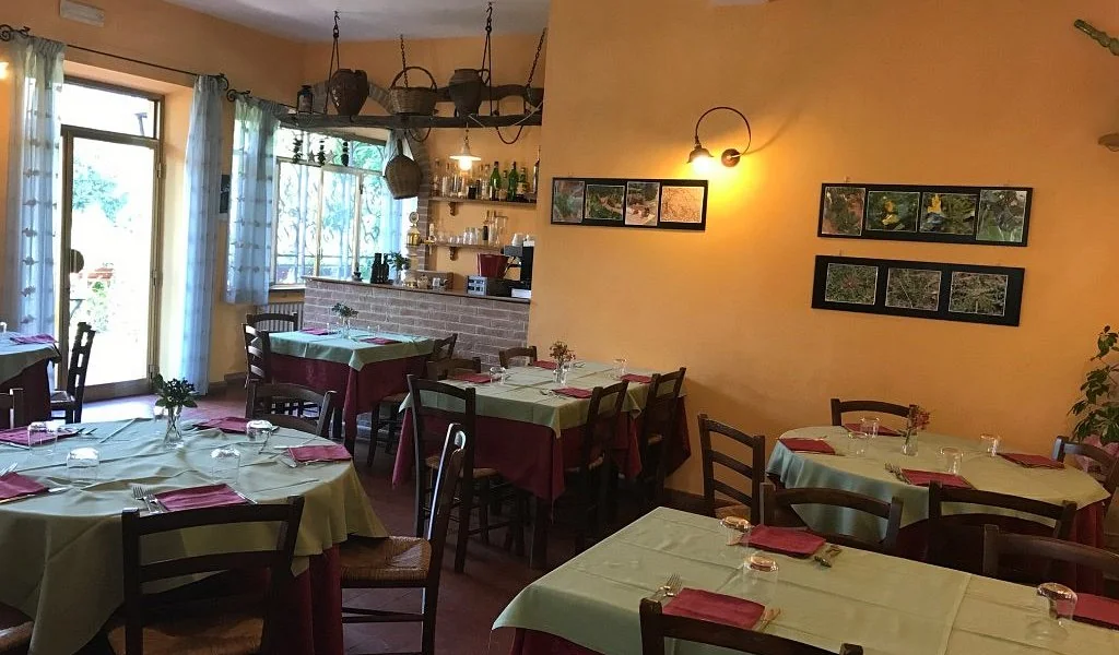 La salle du restaurant L’Oca Bruciata à Paciano